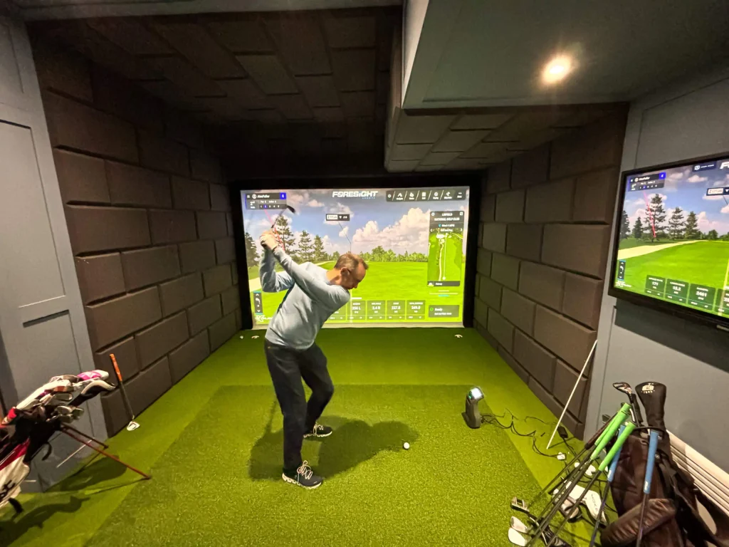 golf simulator in dubai