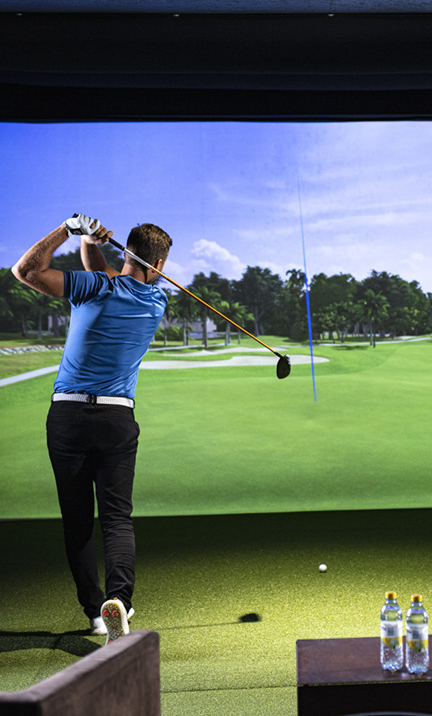 indoor golf simulator in dubai