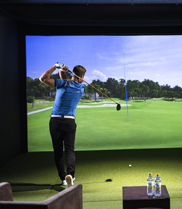 indoor golf simulator in dubai